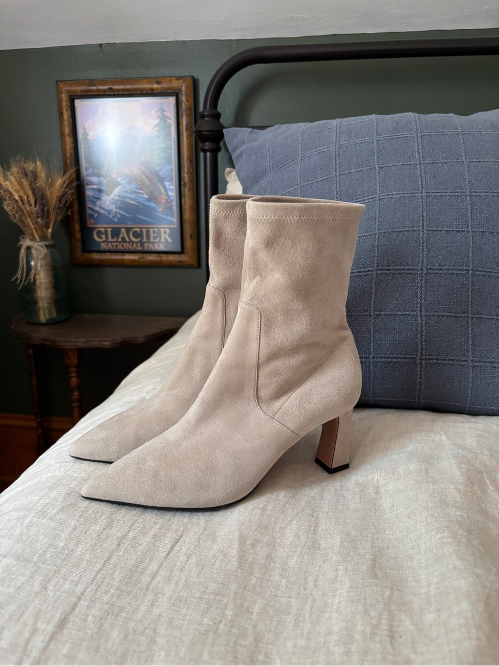 Scarlett Chase Portia 75 Suede Ankle Boots in Champagne Size 8.5 NWOB